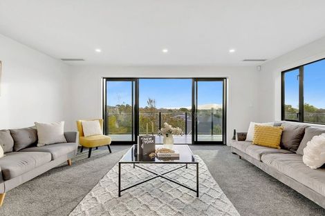 Photo of property in 68 Kakariki Grove, Waikanae, 5036