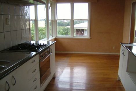 Photo of property in 77 Lake Road, Northcote, Auckland, 0627