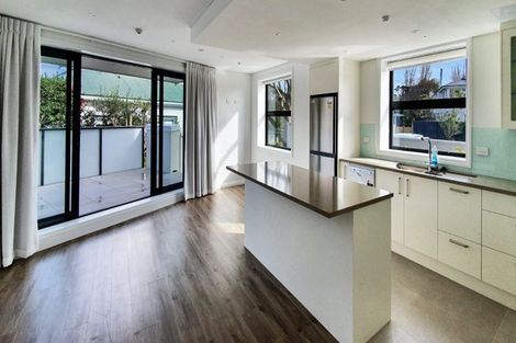 Photo of property in 2/8b Rugby Road, Birkenhead, Auckland, 0626