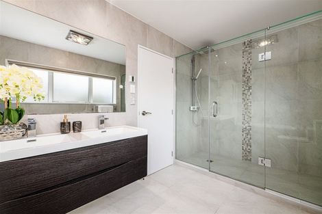 Photo of property in 42 San Prospero Crescent, Henderson, Auckland, 0612
