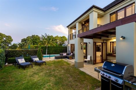 Photo of property in 15 Ocean View Road, Milford, Auckland, 0620