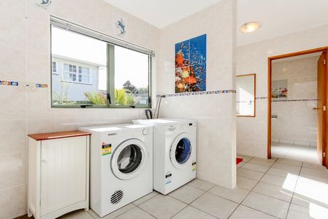 Photo of property in 81 Garton Drive, Massey, Auckland, 0614