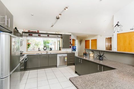 Photo of property in 81 Garton Drive, Massey, Auckland, 0614