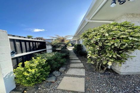 Photo of property in 8 Steadman Road, Broomfield, Christchurch, 8042