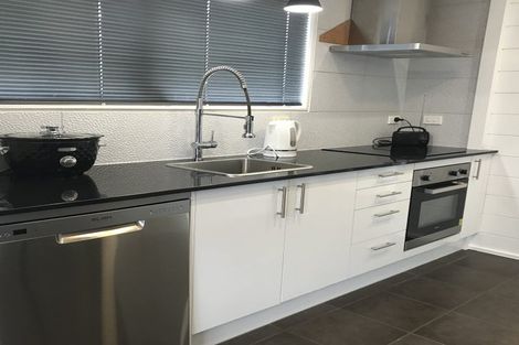 Photo of property in 4 Rotoma Rise, Clover Park, Auckland, 2019