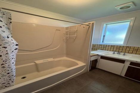 Photo of property in 572 Beach Road, Rothesay Bay, Auckland, 0630