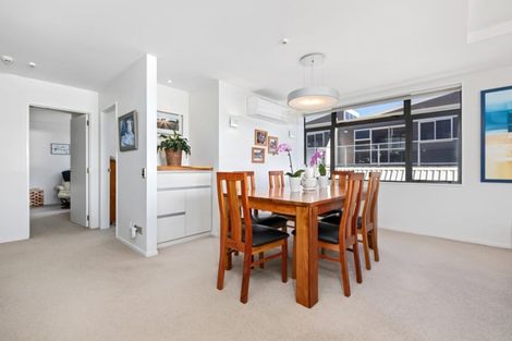 Photo of property in 9/48 Marine Parade, Mount Maunganui, 3116