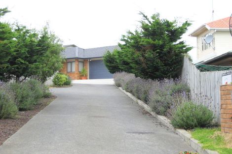 Photo of property in 26 Peninsula Road, Mangere, Auckland, 2022