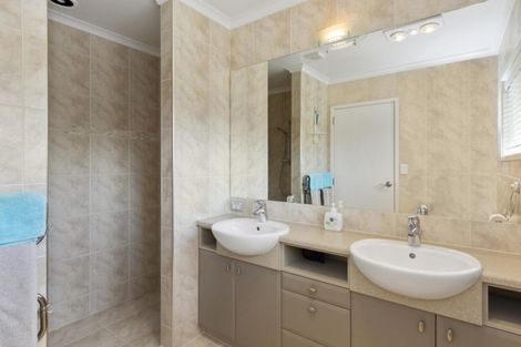 Photo of property in 34 Saint Heliers Place, Papamoa Beach, Papamoa, 3118