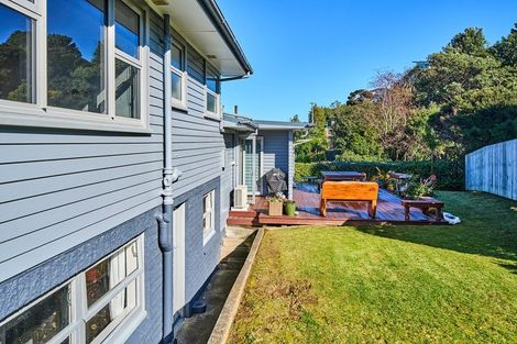 Photo of property in 92 Mana View Road, Paremata, Porirua, 5026