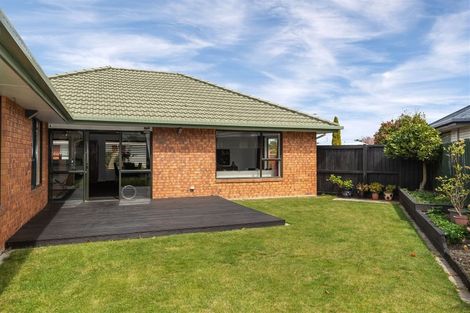 Photo of property in 18 Innisfree Place, Northwood, Christchurch, 8051