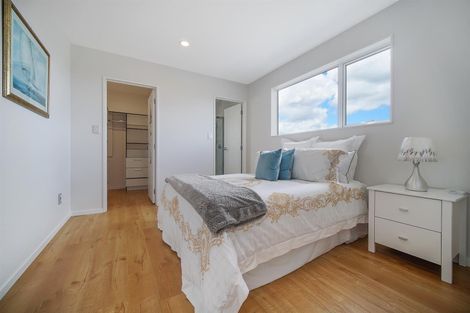 Photo of property in 116 Keri Vista Rise, Papakura, 2110