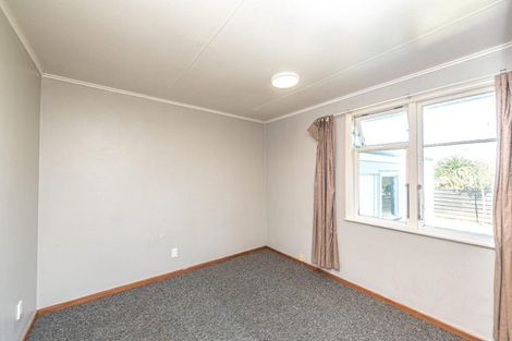 Photo of property in 1 Kupe Place, Castlecliff, Whanganui, 4501