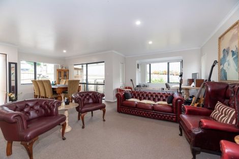 Photo of property in 4 Elder Place, Massey, Auckland, 0614