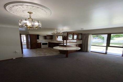 Photo of property in 1 Kingsclere Place, Goodwood Heights, Auckland, 2105
