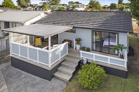 Photo of property in 2/9 Lancaster Road, Beach Haven, Auckland, 0626