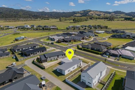 Photo of property in 8 Ngaroma Crescent, Whitianga, 3510