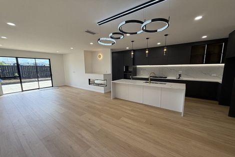 Photo of property in 21 Catalina Avenue, Rosehill, 2113