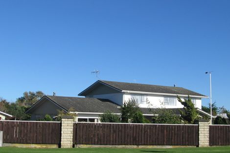 Photo of property in 72 Mazengarb Road, Paraparaumu Beach, Paraparaumu, 5032