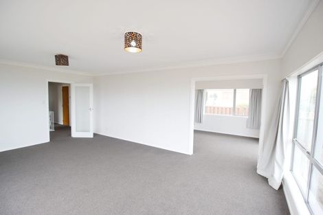 Photo of property in 30 Somes Crescent, Newlands, Wellington, 6037