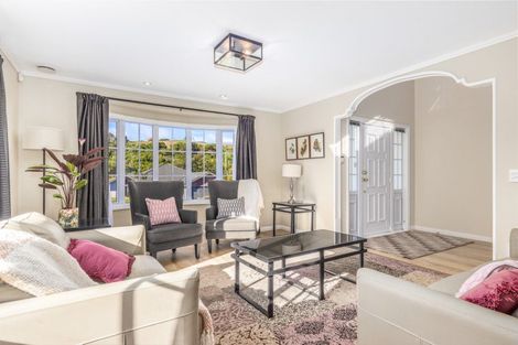 Photo of property in 7 Tararua Close, Aotea, Porirua, 5024