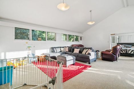 Photo of property in 27 Walpole Avenue, Hillpark, Auckland, 2102