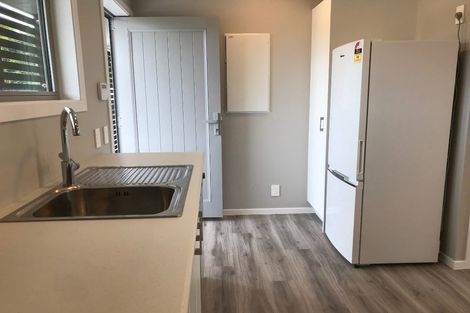 Photo of property in 14u3 Atkinson Street, Newlands, Wellington, 6037