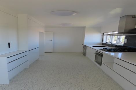 Photo of property in 10 Camelot Place, Glenfield, Auckland, 0629
