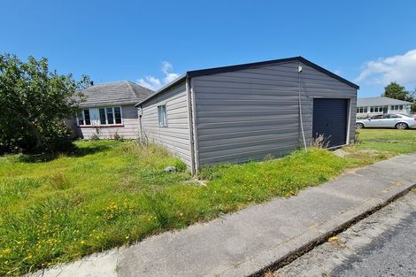 Photo of property in 32 Luff Place, Westport, 7825