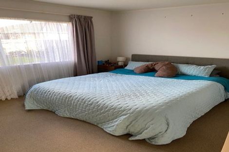 Photo of property in 11 Woodvale Road, Glen Eden, Auckland, 0602