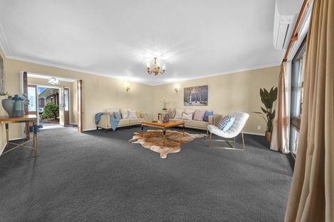 Photo of property in 16 Westholm Way, Pahurehure, Papakura, 2113
