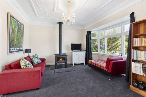 Photo of property in 3 Thames Street, Island Bay, Wellington, 6023