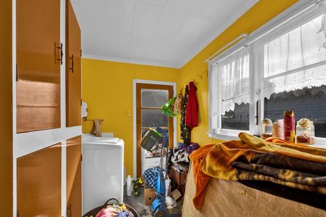 Photo of property in 9 Manawapou Road, Hawera, 4610