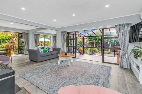 Photo of property in 413 Yaldhurst Road, Russley, Christchurch, 8042