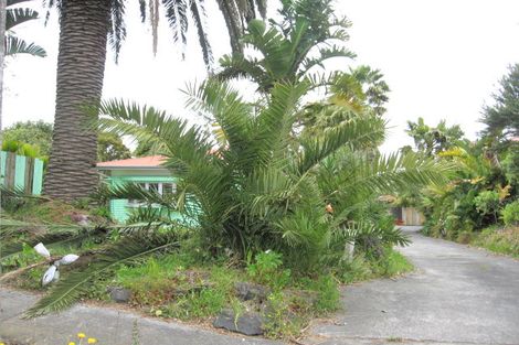 Photo of property in 4078b Great North Road, Glen Eden, Auckland, 0602