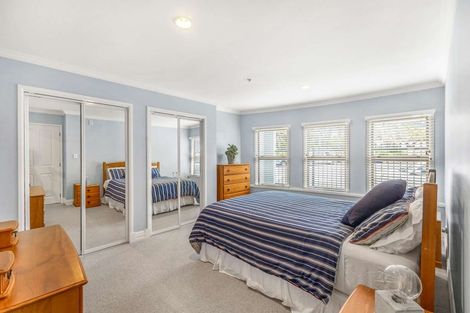 Photo of property in 1 Queen Street, New Plymouth, 4310