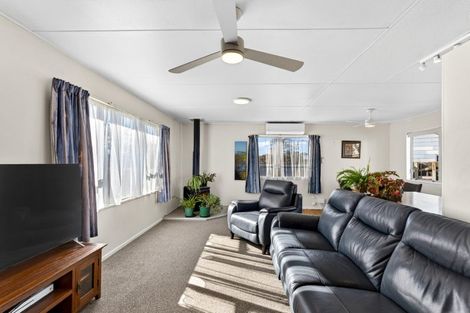 Photo of property in 237 Flaxmere Avenue, Flaxmere, Hastings, 4120