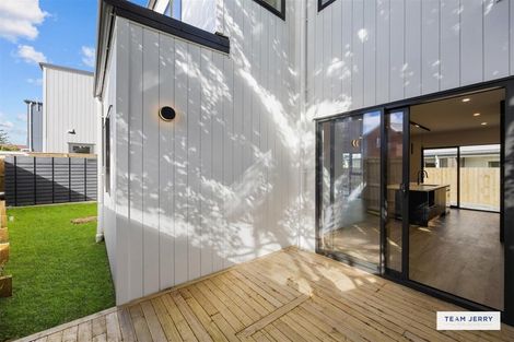 Photo of property in 339b Bucklands Beach Road, Bucklands Beach, Auckland, 2012