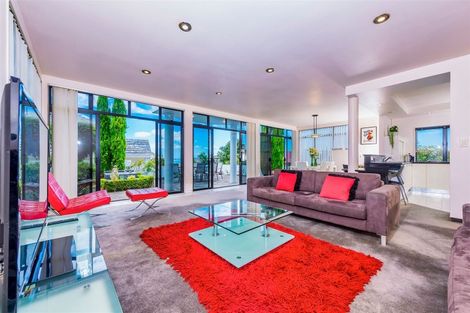 Photo of property in 38 Luckens Road, West Harbour, Auckland, 0618