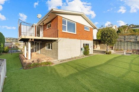 Photo of property in 96 Moncks Spur Road, Redcliffs, Christchurch, 8081