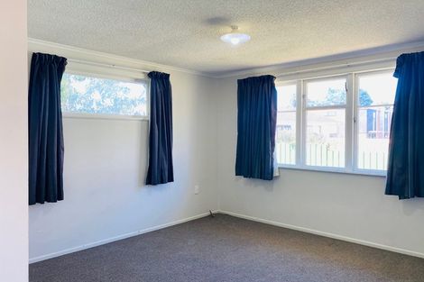 Photo of property in 72 Mckenzie Road, Mangere Bridge, Auckland, 2022