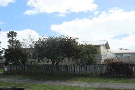 Photo of property in 2/19 Templeton Place, Clendon Park, Auckland, 2103
