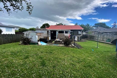 Photo of property in 8 Freyberg Avenue, Papatoetoe, Auckland, 2104