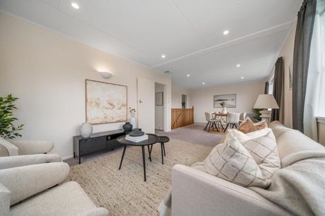 Photo of property in 2/14 Doris Gordon Crescent, Crofton Downs, Wellington, 6035