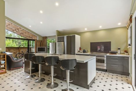 Photo of property in 233 Golf Road, Titirangi, Auckland, 0604