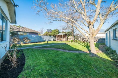 Photo of property in 19 Elwyn Place, Avonhead, Christchurch, 8042