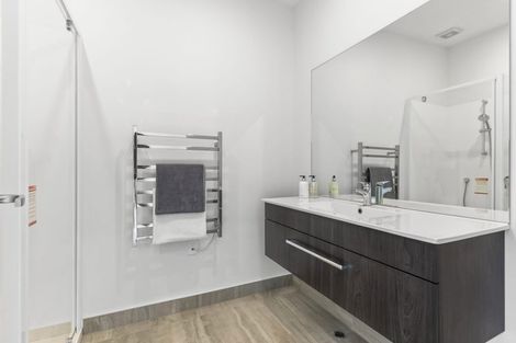 Photo of property in 62u2 Spenmoor Street, Newlands, Wellington, 6037