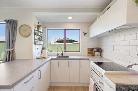 Photo of property in 43a Tait Drive, Greenmeadows, Napier, 4112