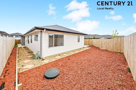 Photo of property in 1 Huahua Crescent, Papakura, 2110