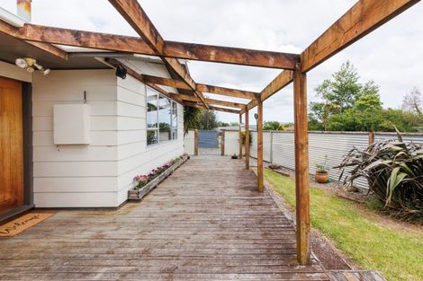 Photo of property in 24 Kowhai Street, Tokomaru, Palmerston North, 4474